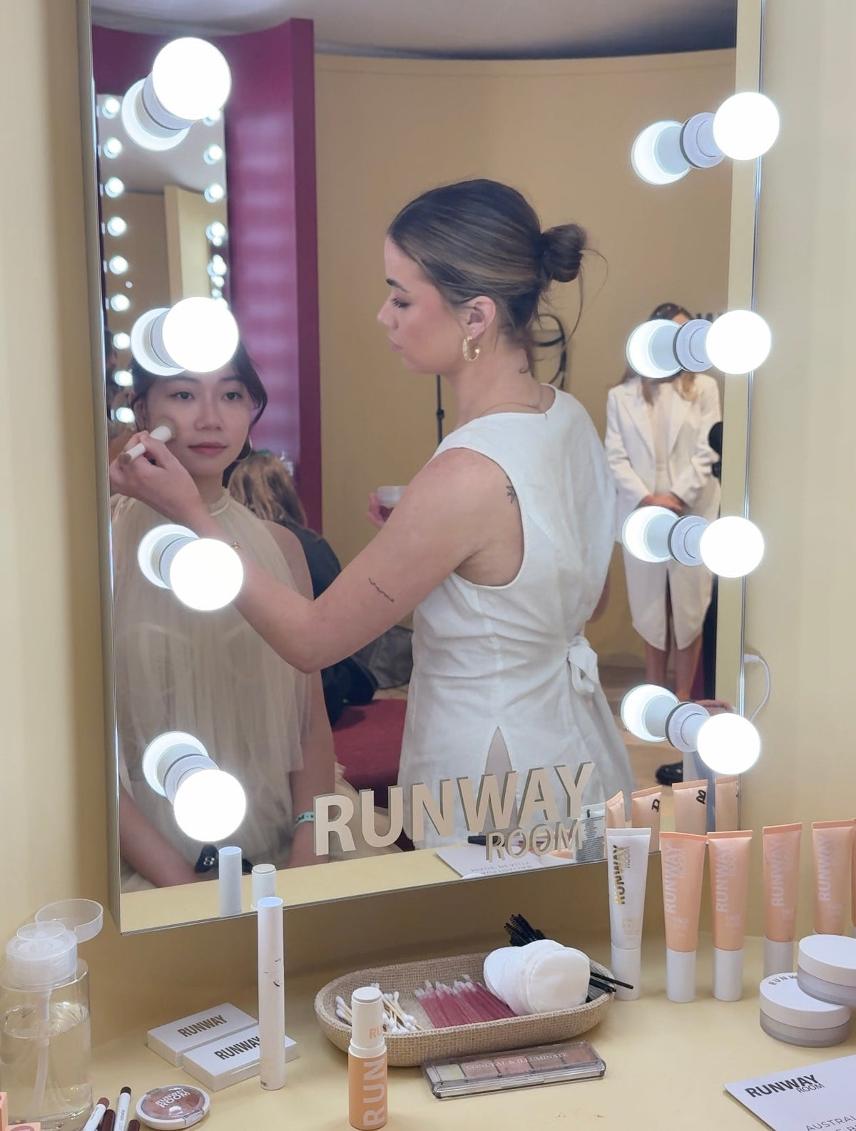 From Salon Chair to Makeup Bag: How Artists Use Runway Room for Real-Life Glam