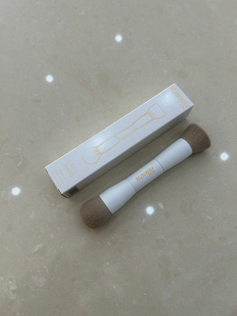 **NEW** Face Wand - Dual End Foundation/Powder Brush