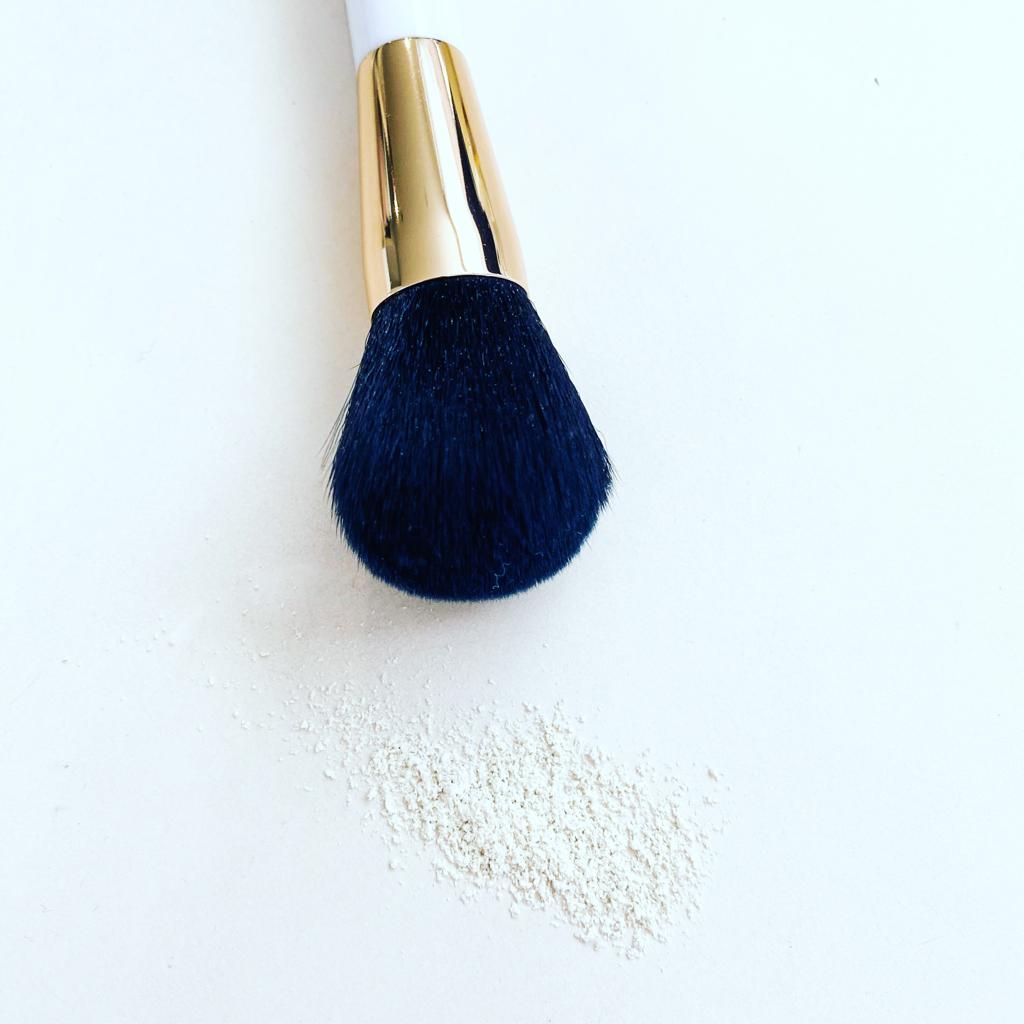 Buy The Translucent Loose Setting Powder by Runway Room